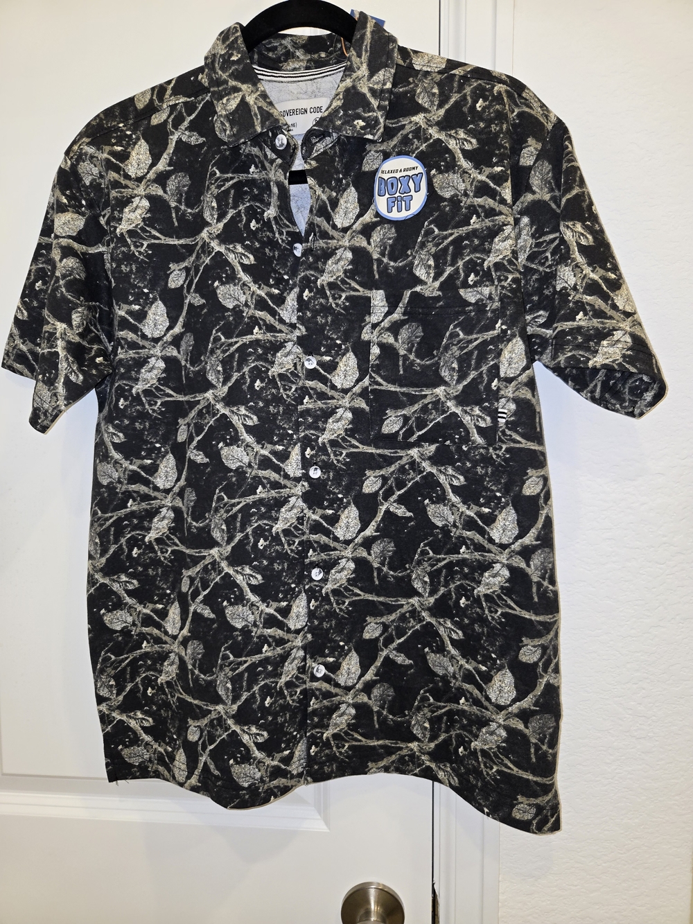 Black & Cream Short-Sleeve Button-Up Shirt  Kid Size Large. NEW WITH TAGS.